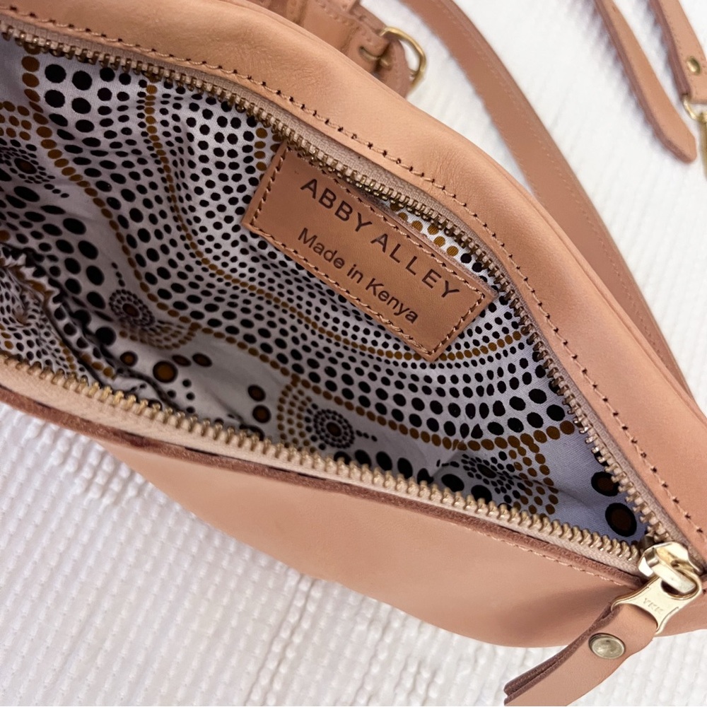 Abby Alley sling back in Tan Leather, Like New, Crossbody - Picture 6 of 6